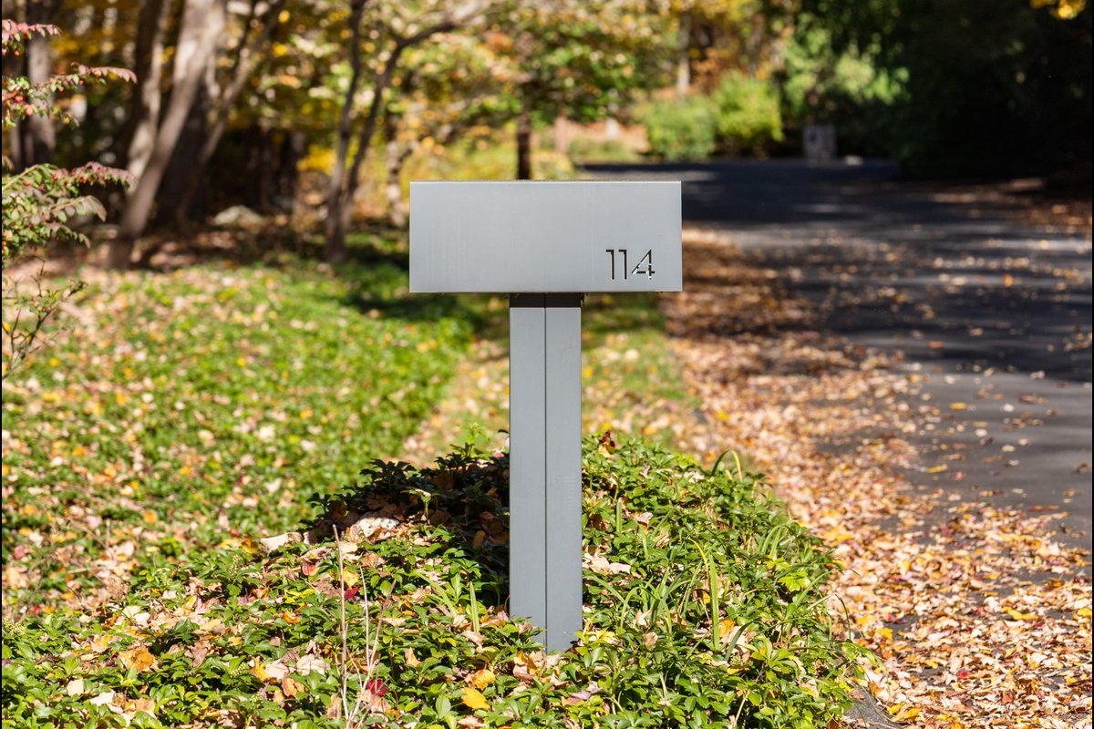 114 Pequot Lane - background 71