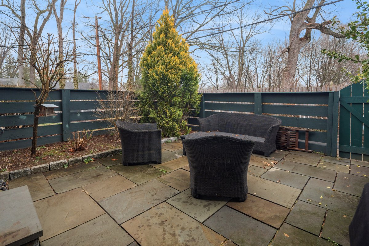 111 Heritage Hill Road - background 36