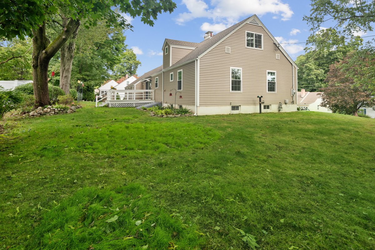 18 Koger Road - background 37