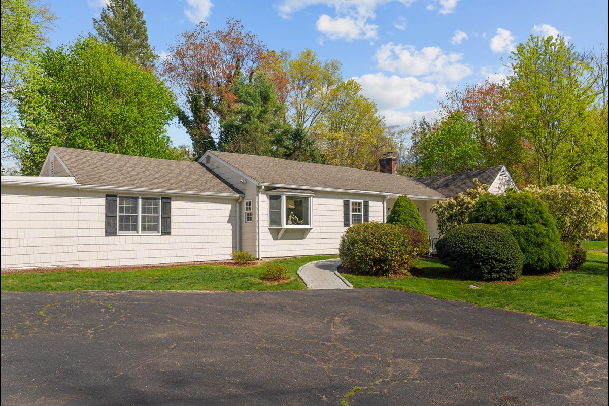 206 Wolfpit Avenue - background 3
