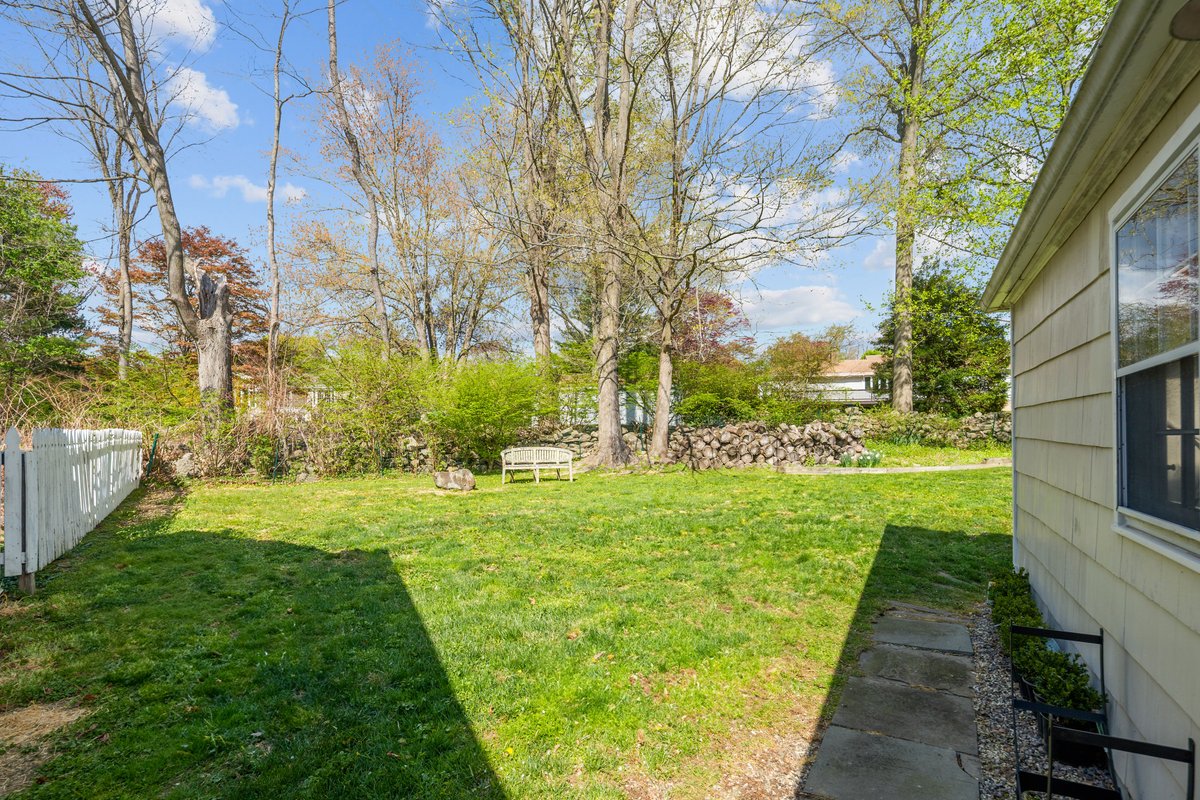 206 Wolfpit Avenue - background 59