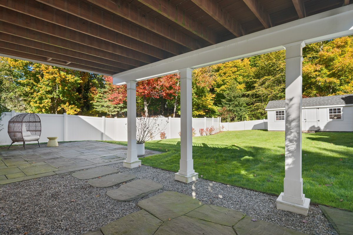 260 West Avenue - background 48