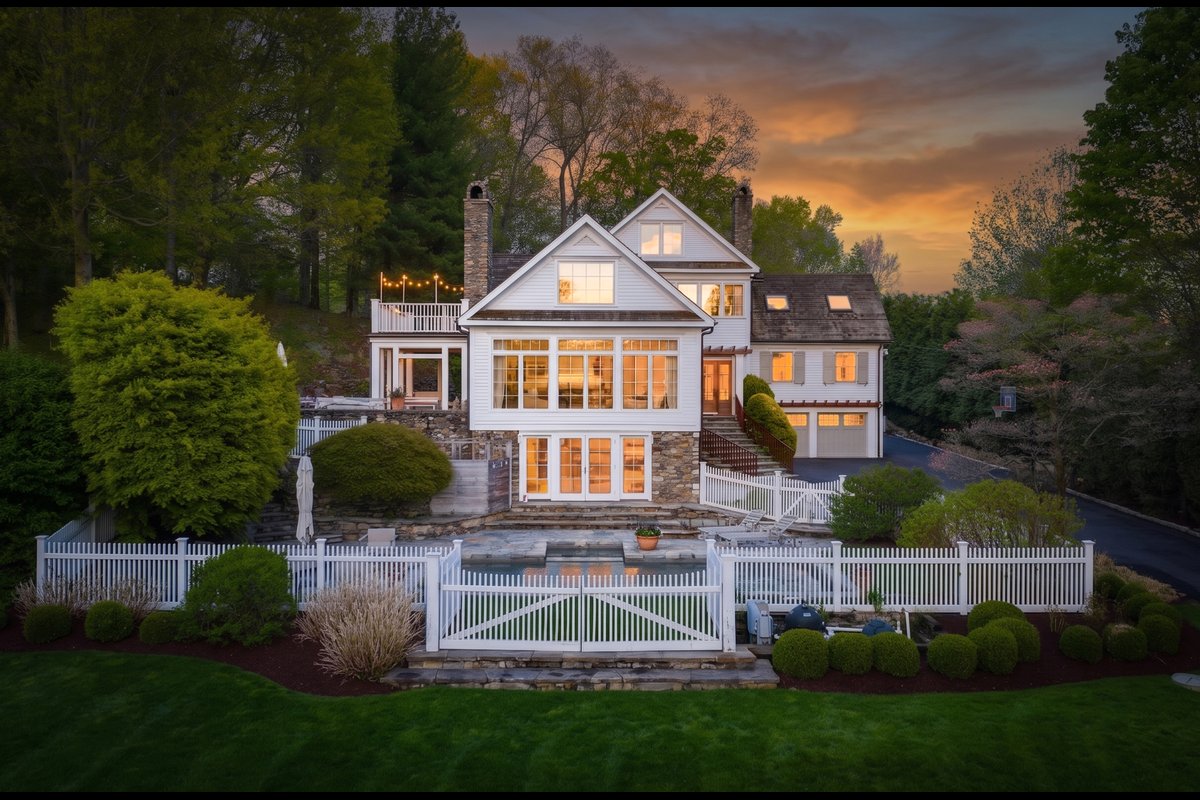 130 Goodwives River Road - background 3