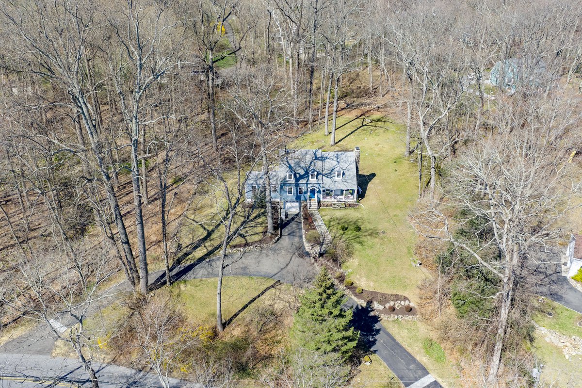 113 Range Road - background 3