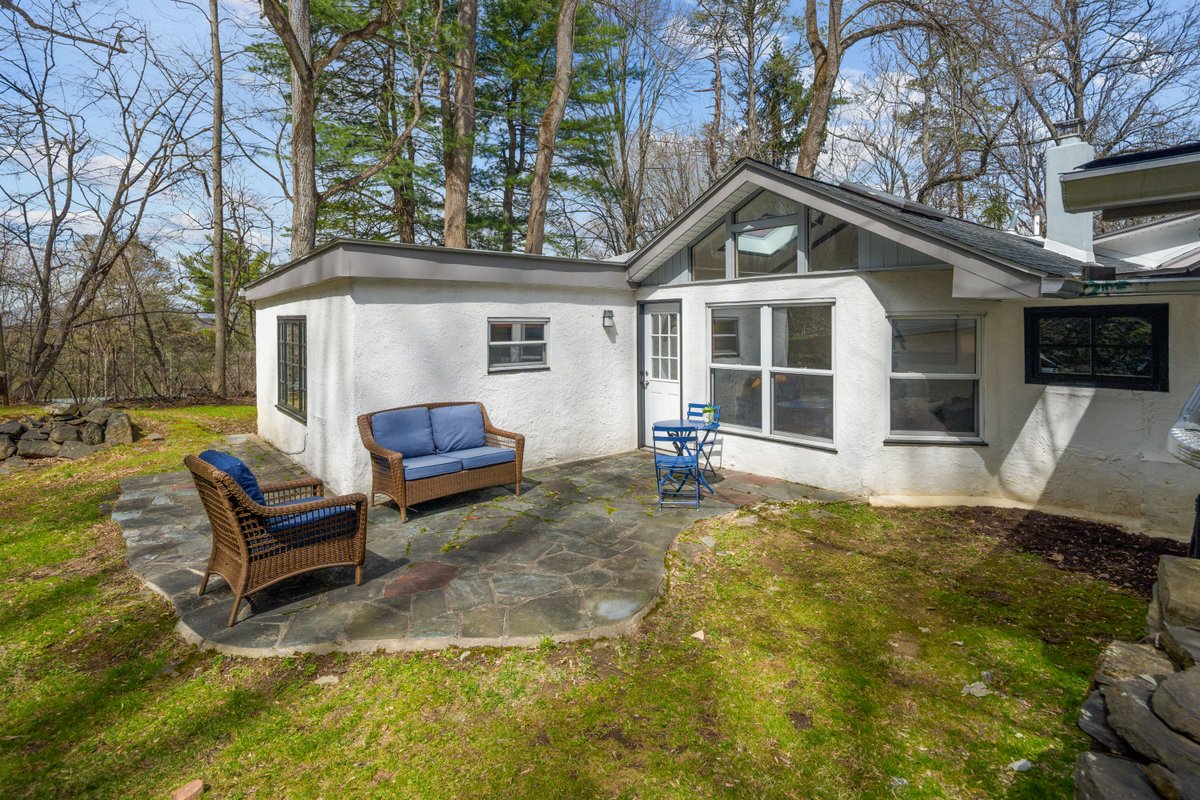 241 West Mount Airy Road - background 3