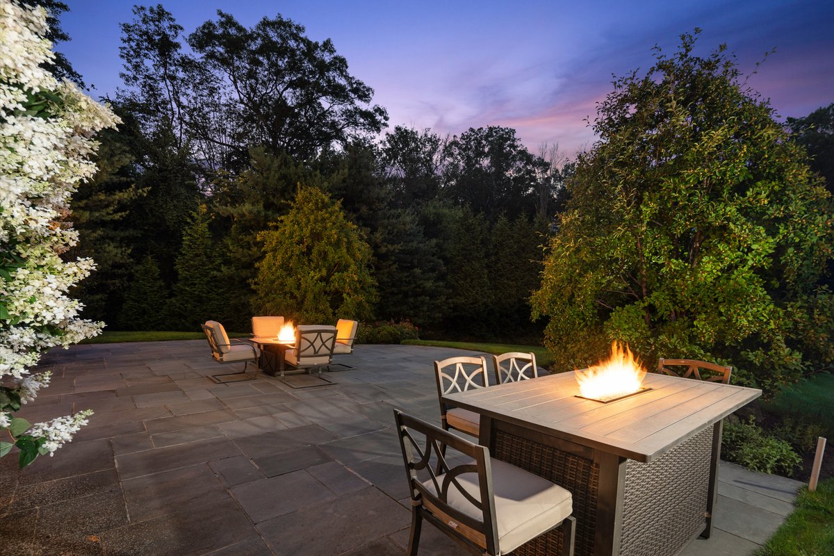 32 Fawn Ln - background 113