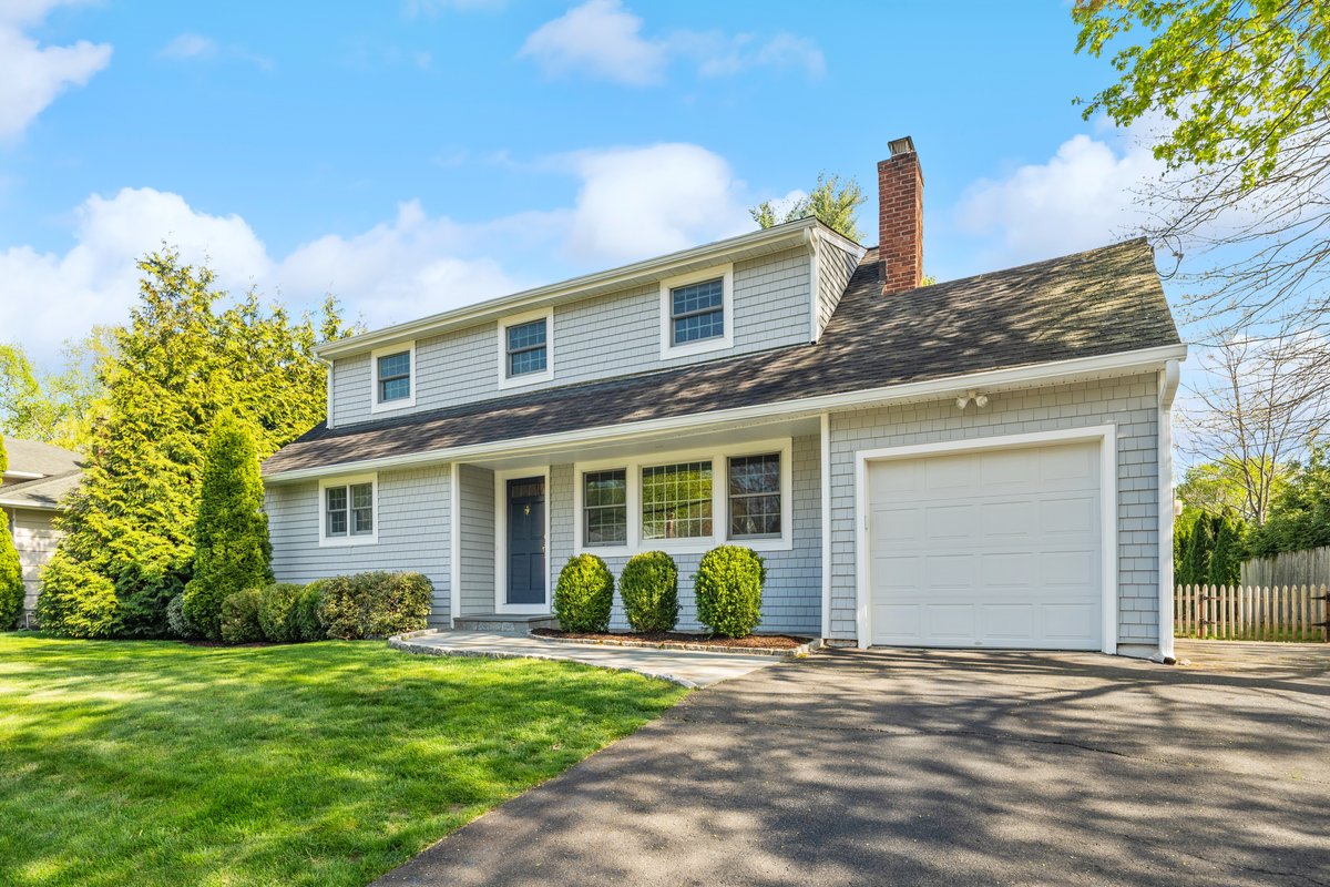 17 Loren Lane - Image 1