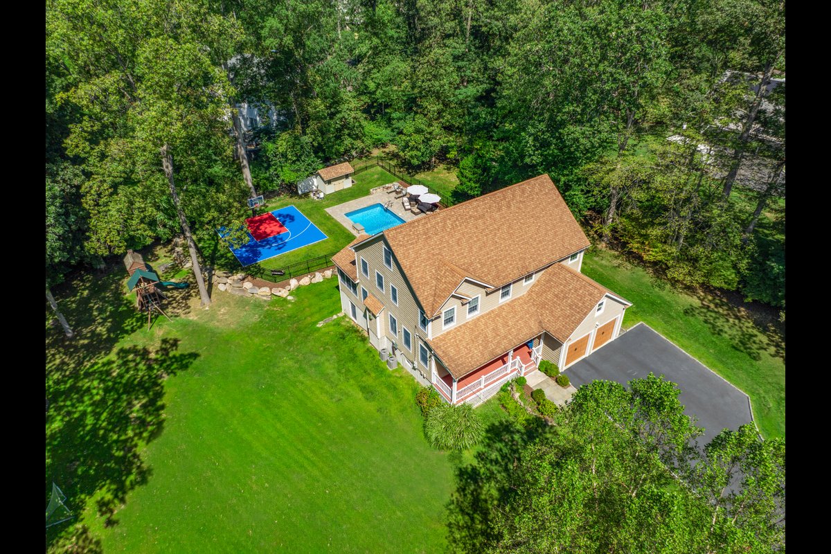 47 Summit Ridge Road - background 3
