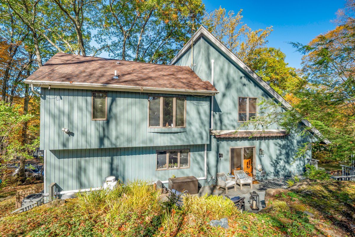 36 Gordon Avenue - background 53
