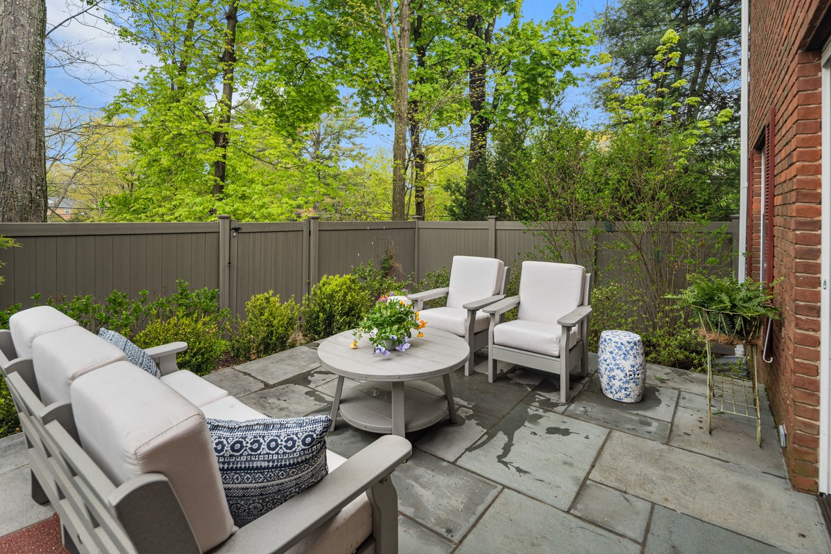 50 Heritage Hill Road - background 42