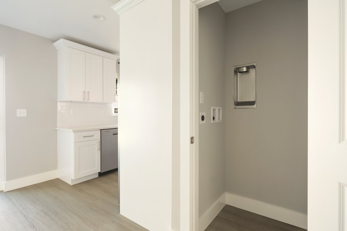 91 Taft Pointe - background 21