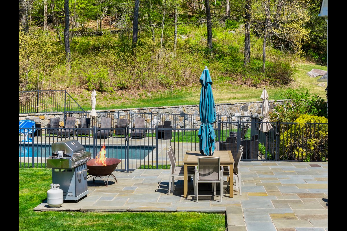 84 Twin Lakes Drive - background 83