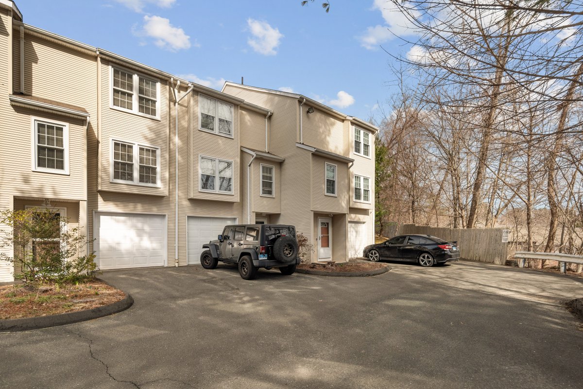 40 Deerwood Lane - background 3
