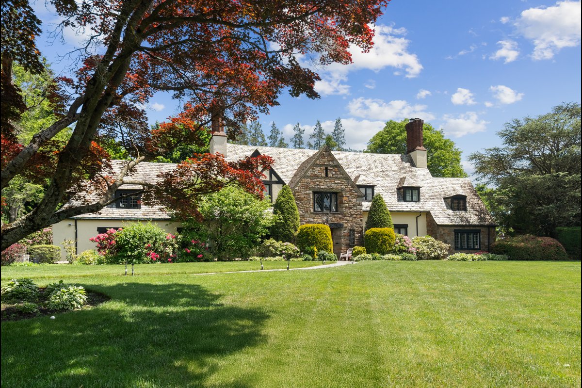34 Hevelyne Road - background 2