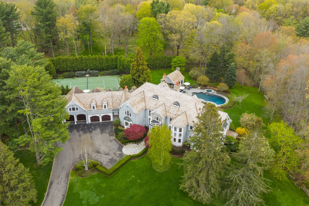 7 Spruce Meadow Court - Image 1
