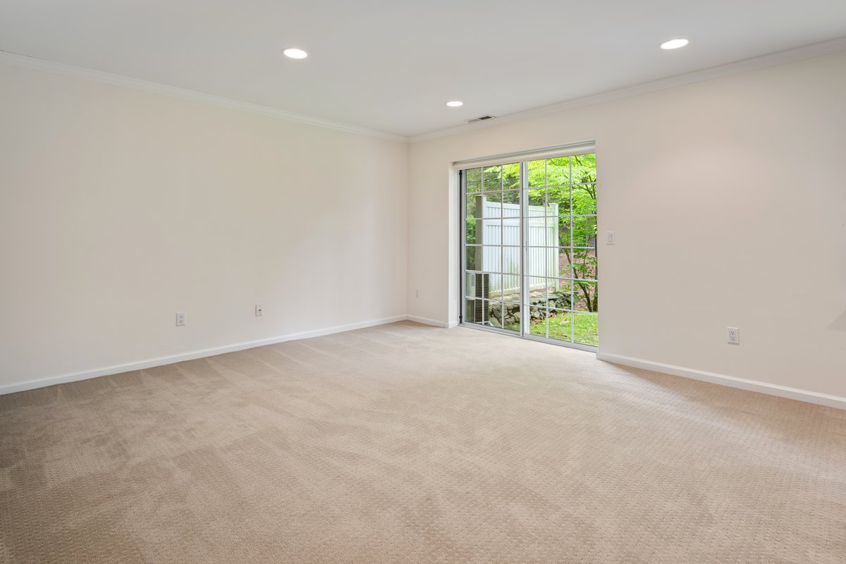 4 Winterberry Lane - background 38