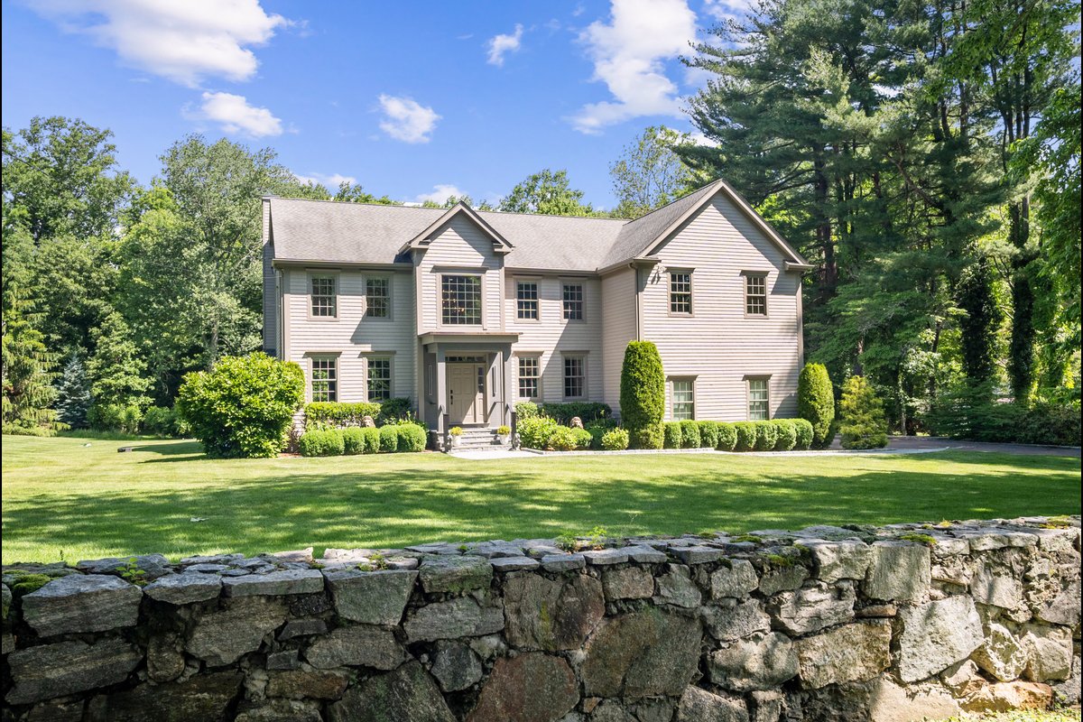 16 Overbrook Lane - background 3