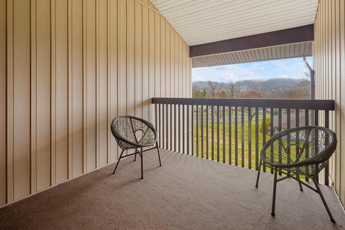 18 Hastings Court - background 17