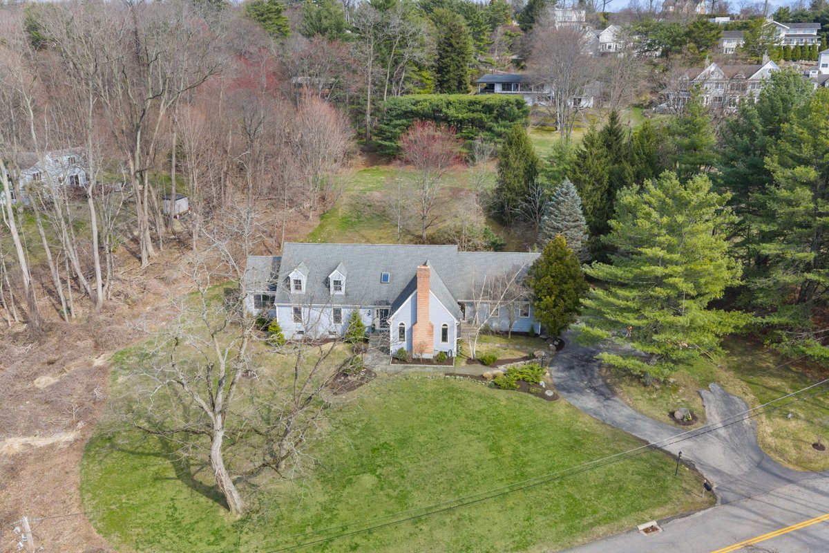 230 Ridgecrest Road - background 2