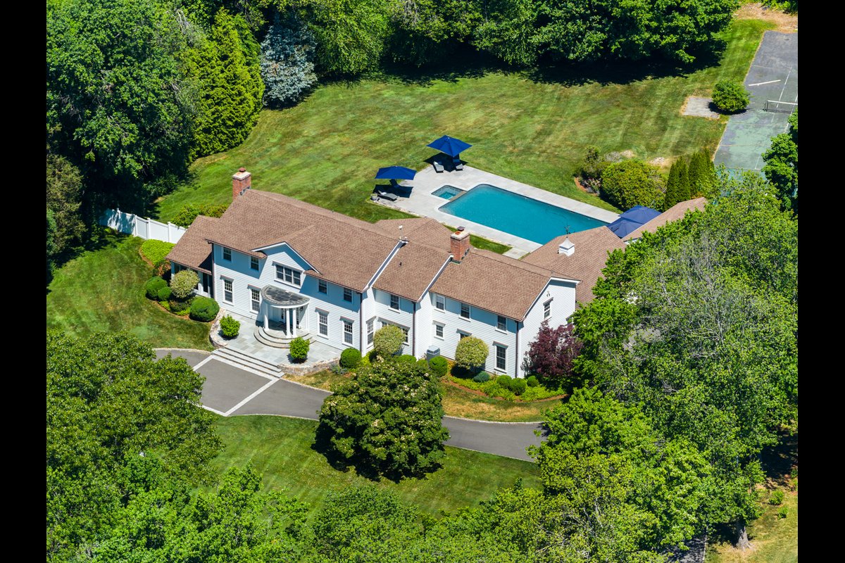 67 Dunning Road - Image 1