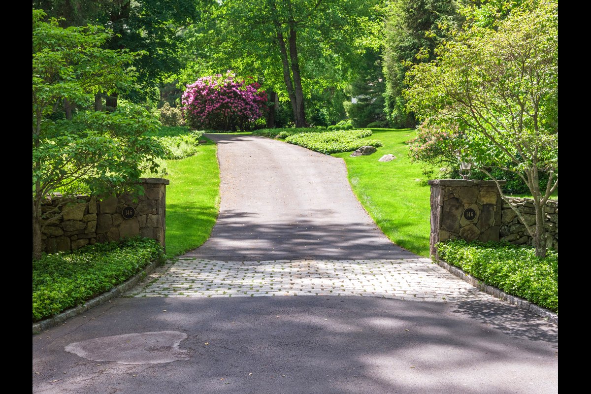 146 Lambert Road - background 3
