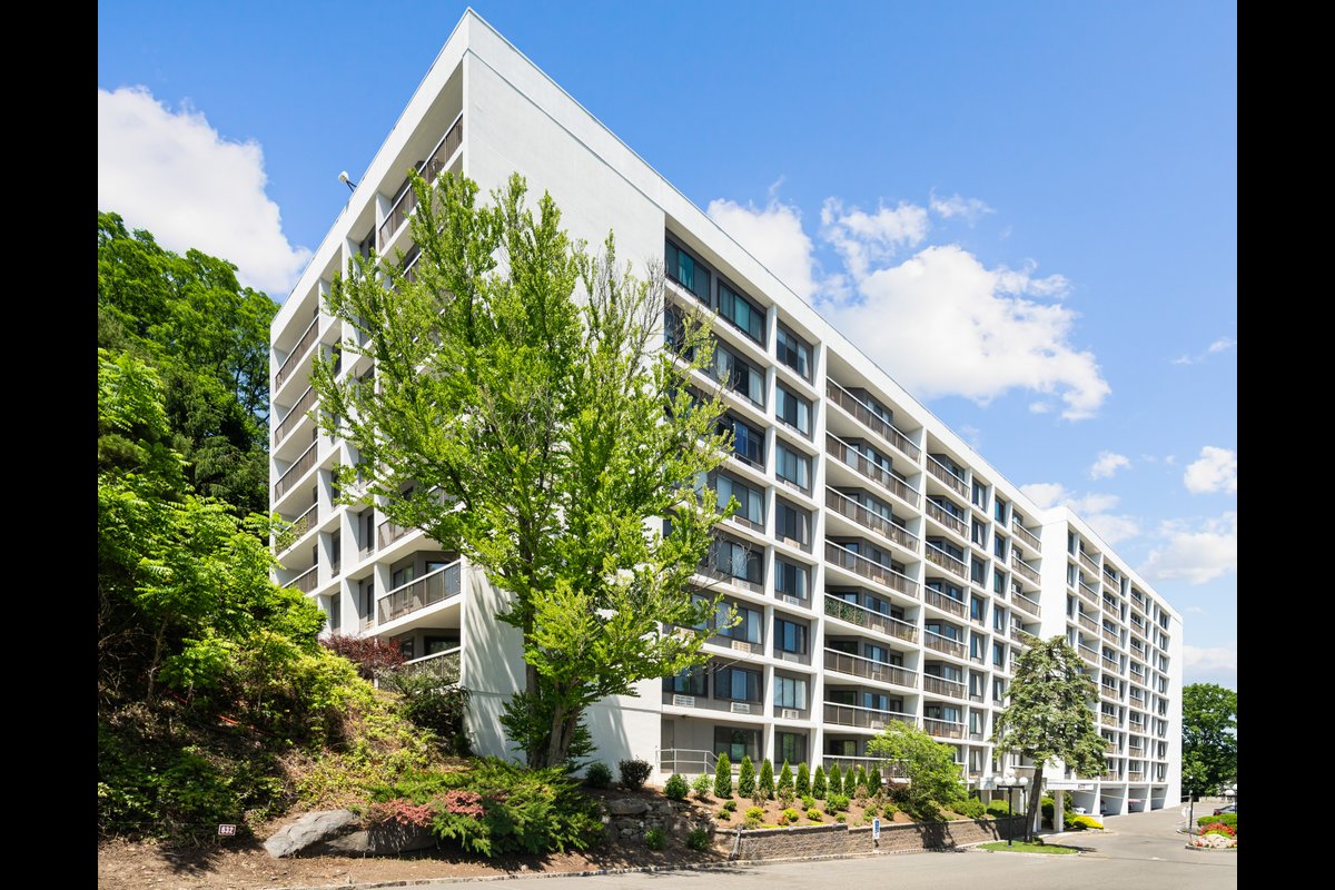 500 High Point Drive - Image 1