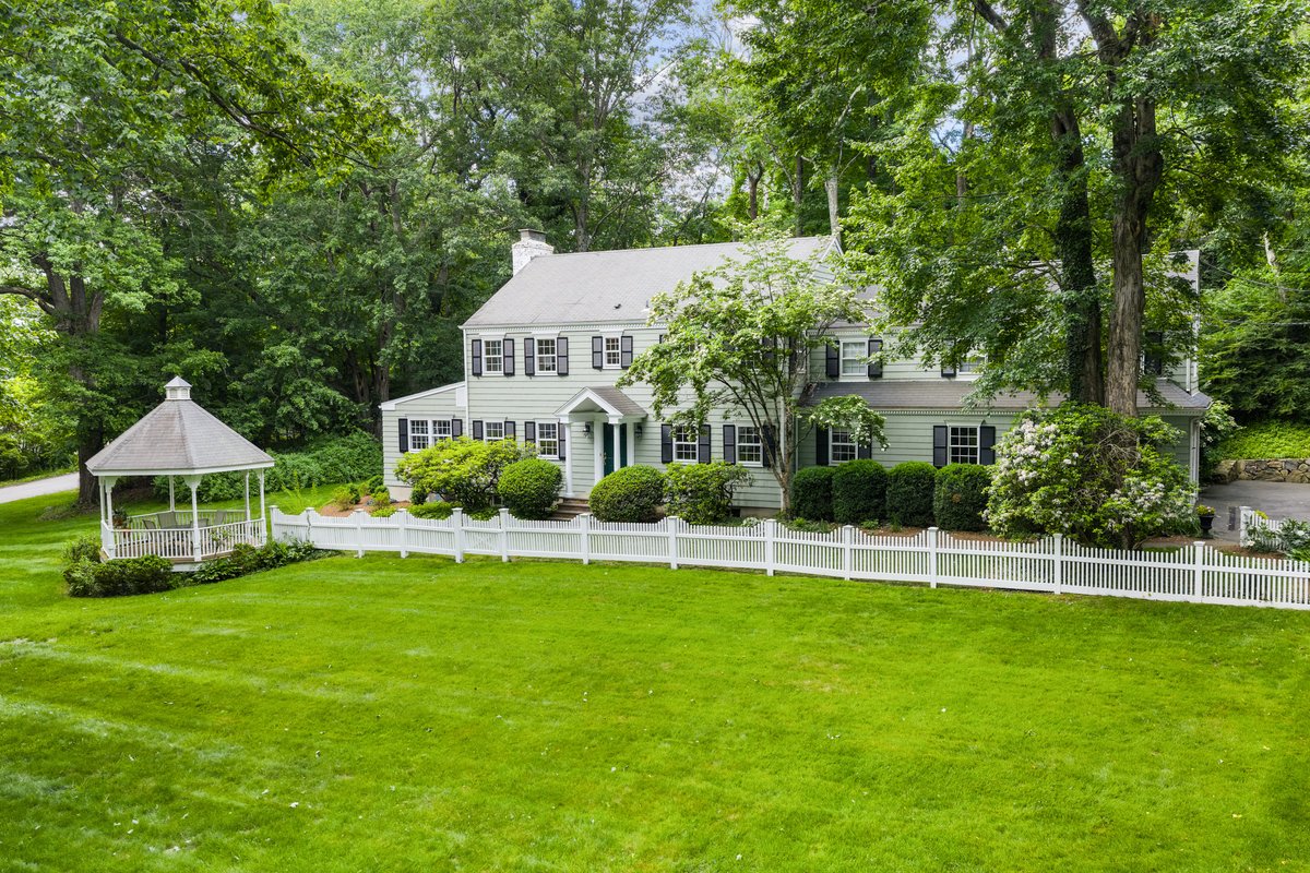 130 Comstock Hill Road - background 2