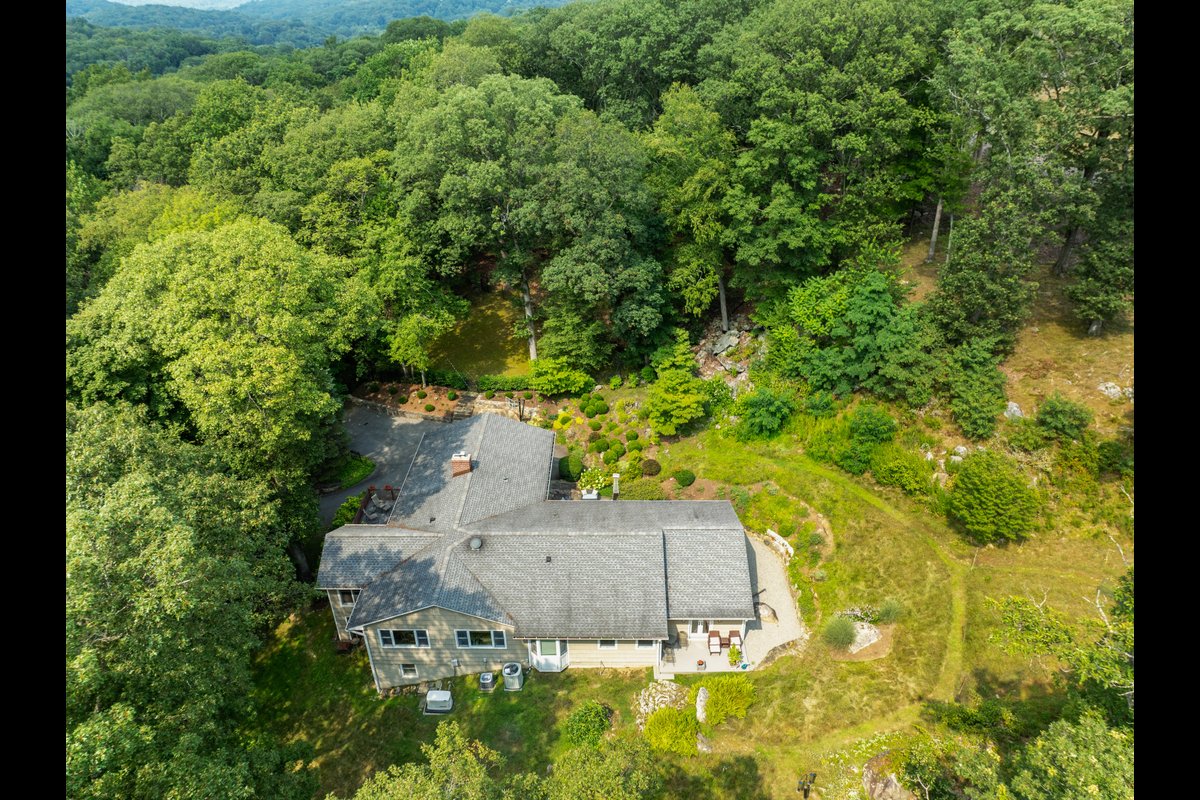 39 Mayberry Road - background 58