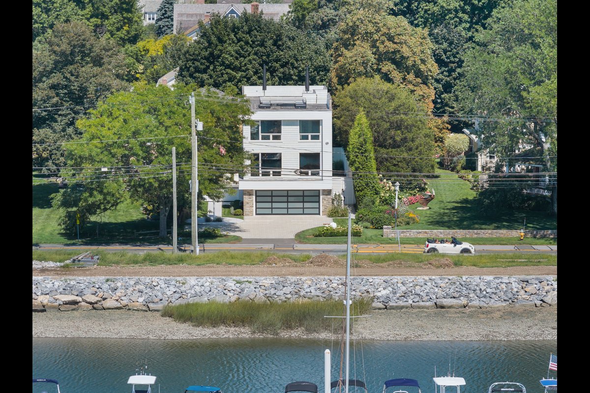 51 Compo Beach Road - background 3