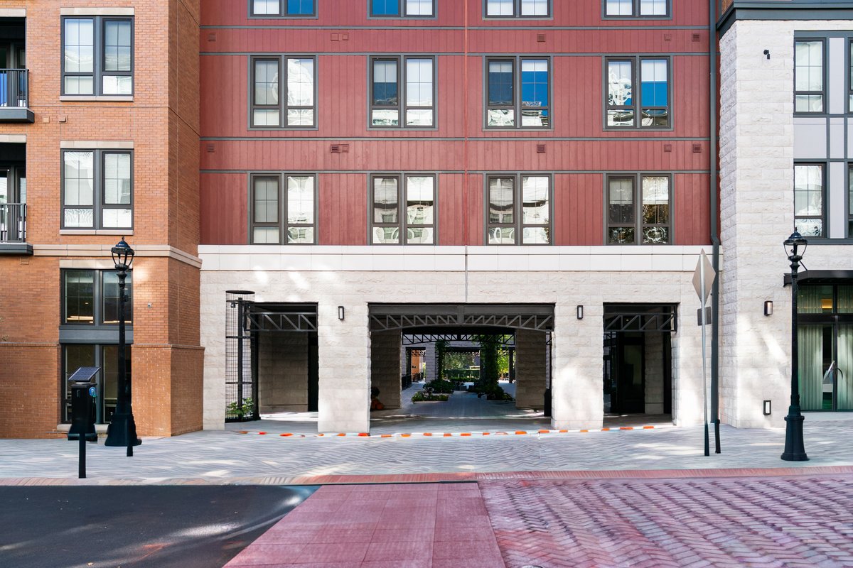 467 West Avenue - background 3