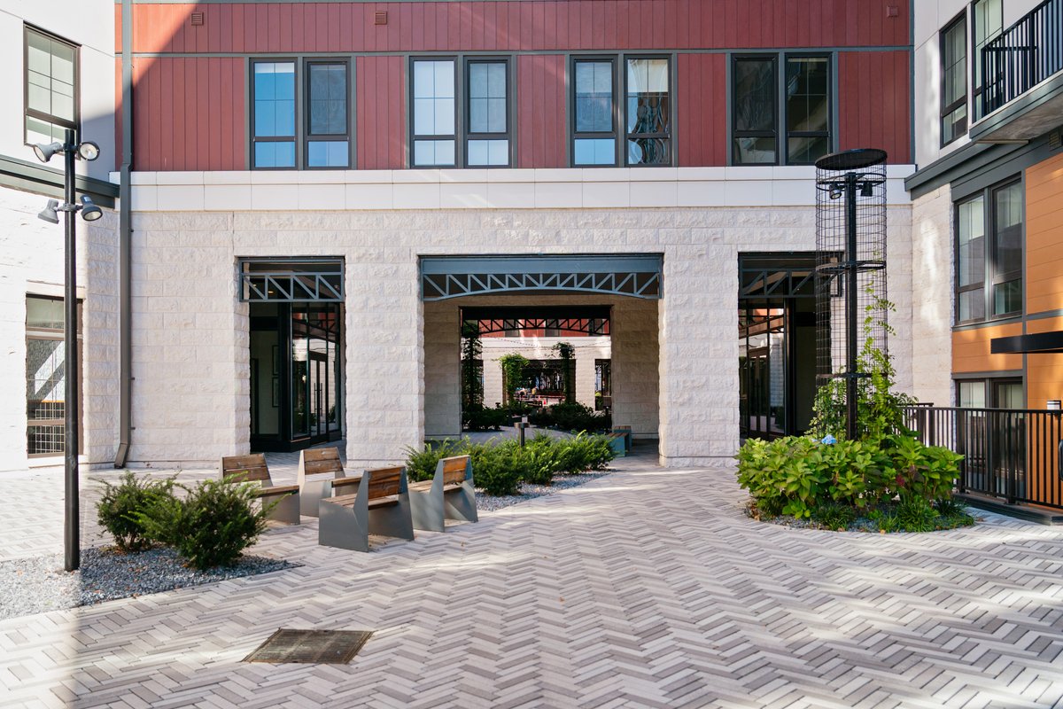 467 West Avenue - Image 1