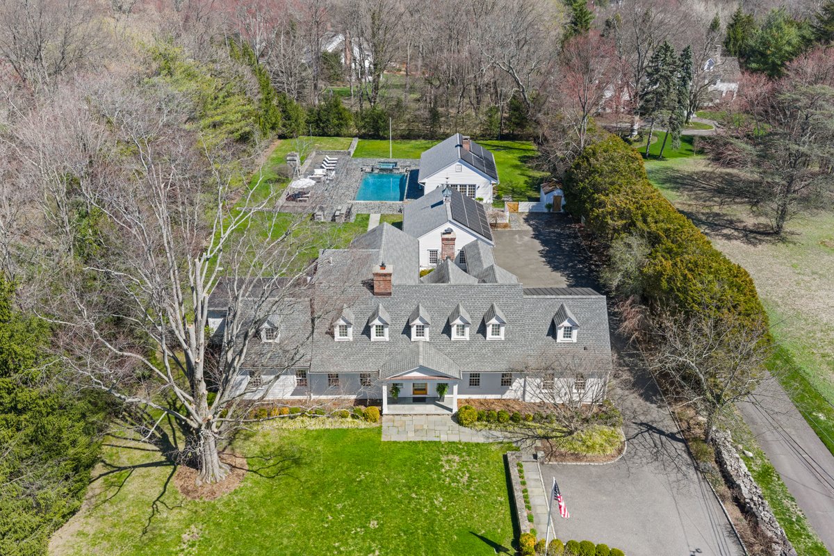 234 Brookside Road - background 2