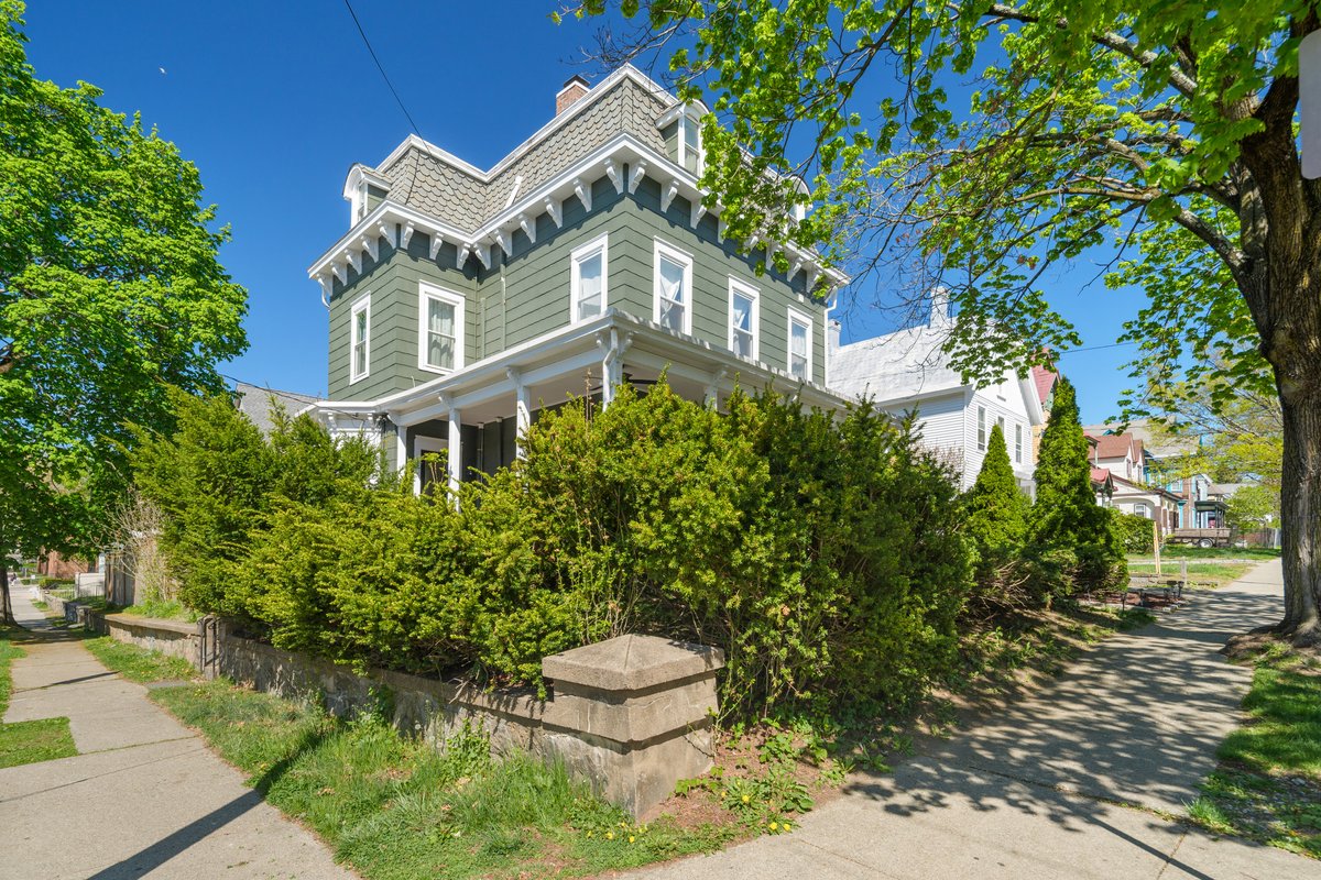 200 Nelson Avenue - background 3