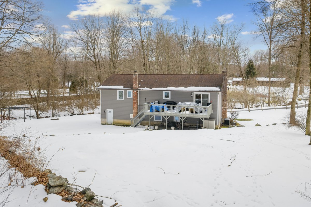 21 Franklin Drive - background 41