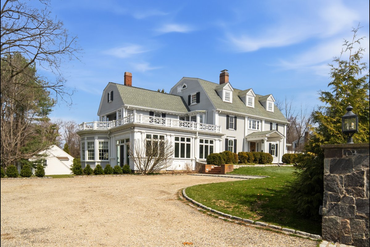 5 Middlesex Road - background 3