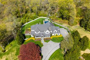 84 Twin Lakes Drive, Bedford, NY - Photo 9