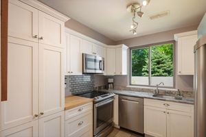 60 Rowayton Woods Drive, Norwalk, CT - Photo 10