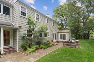 130 Comstock Hill Road, New Canaan, CT - Photo 12