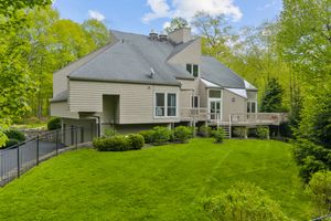 2 Sleepy Hollow Road, New Canaan, CT - Photo 10