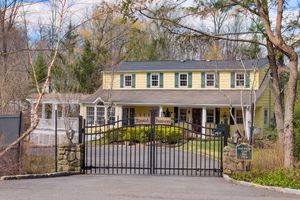 21 Kitchawan Drive, Chappaqua, NY - Photo 10